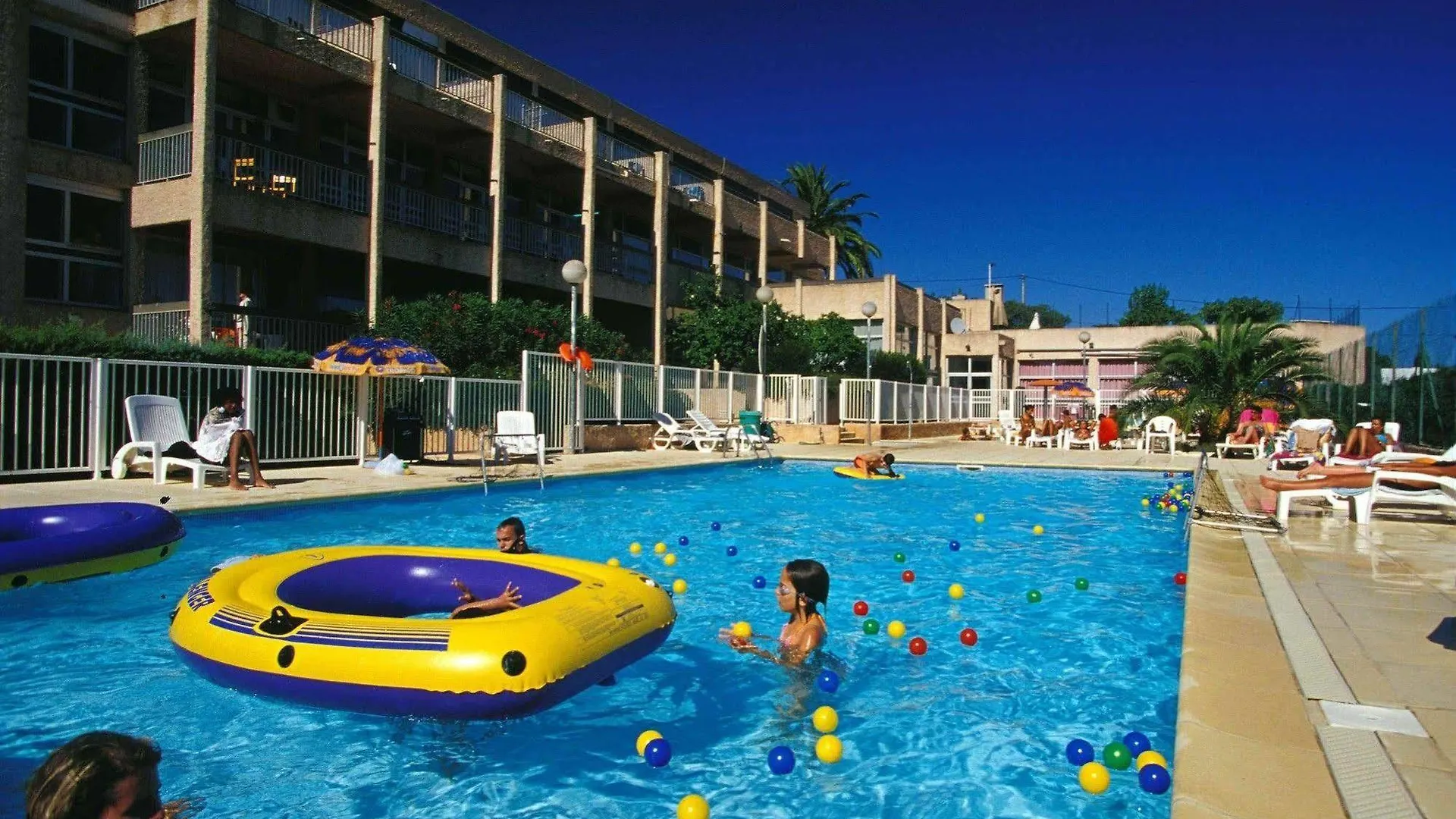 Semesterpark Village Vacances Le Kangourou By Popinns Fréjus
